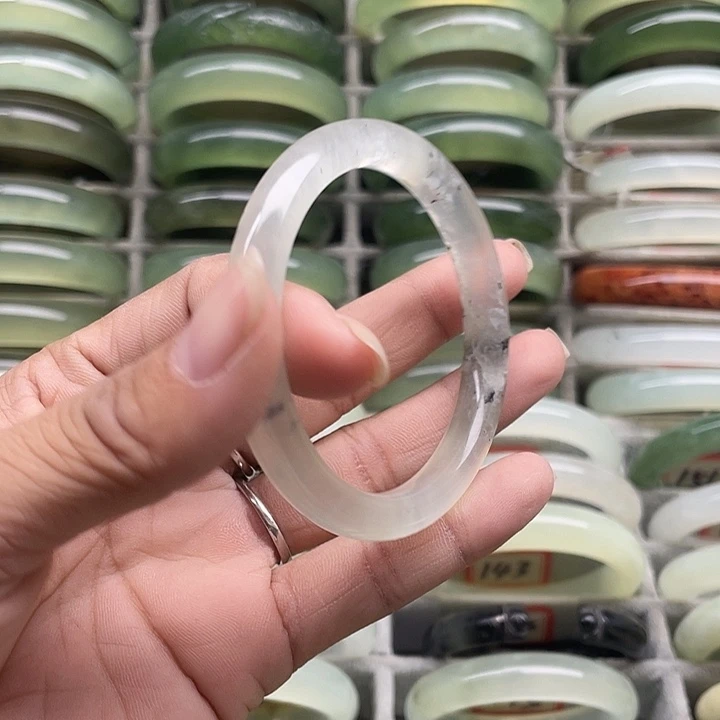 蛇纹石玉未镶嵌手镯146