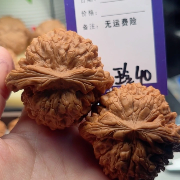 吊坠文玩核桃吃**饿文玩核桃40