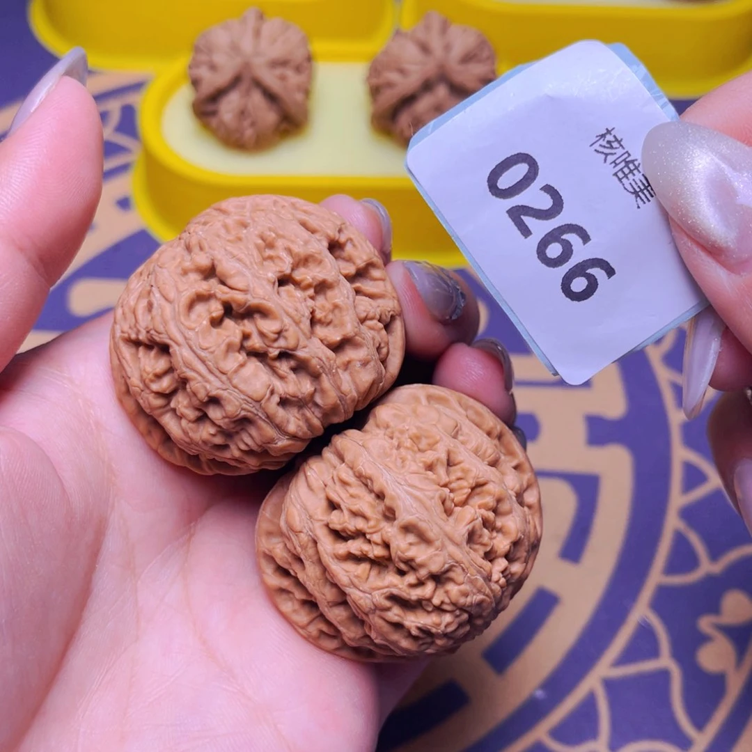 文玩核桃把件粗筋43～0266