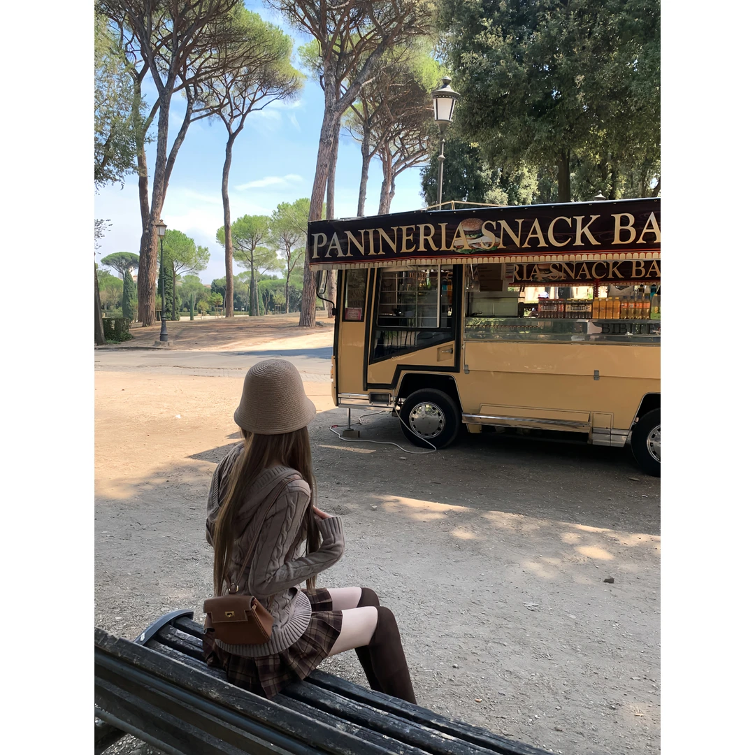 白水女 博尔盖塞公园 麻花针织衫咖色半身裙 B50853362 B50853684