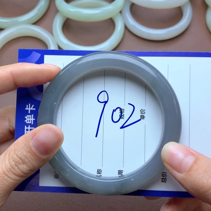 和田玉未镶嵌手镯60