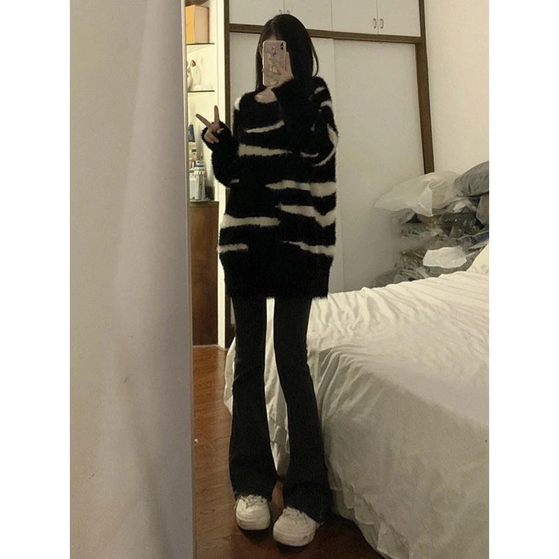 美式高街黑色微喇叭牛仔裤女秋季2025新款弹力高腰显瘦显腿长裤子