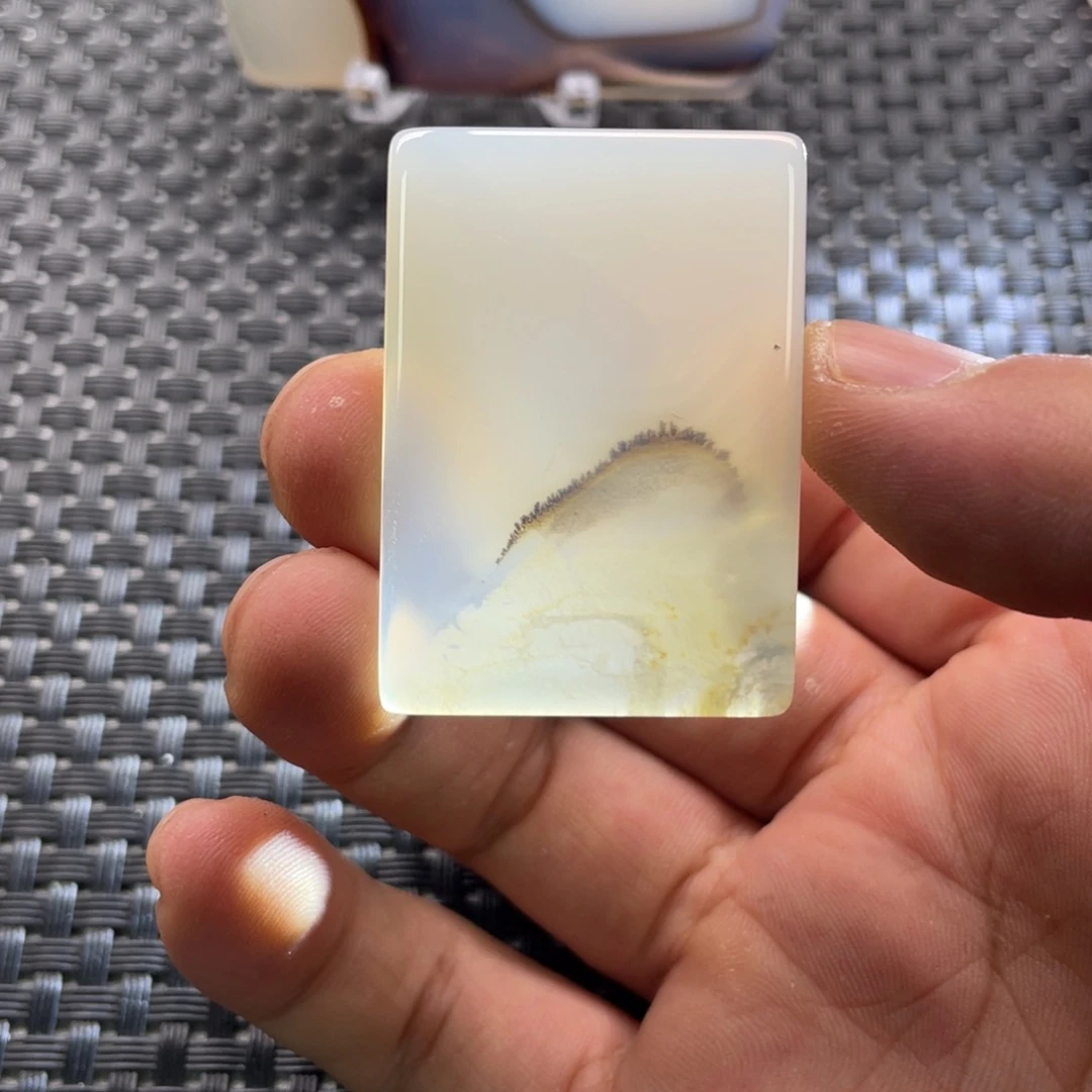 用***0玛瑙/玉髓未镶嵌颈饰
