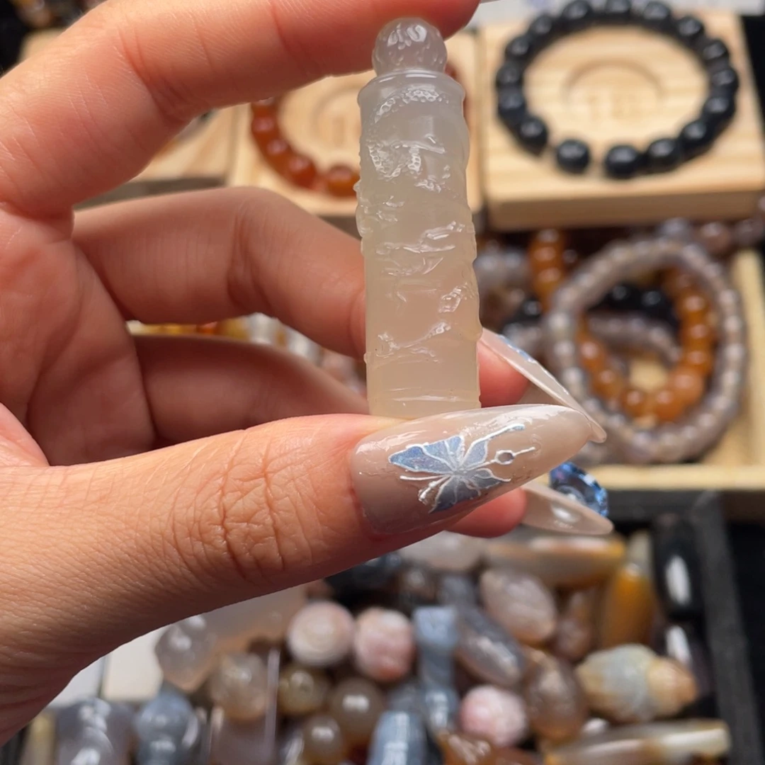 玛瑙/玉髓未镶嵌珠宝奇石