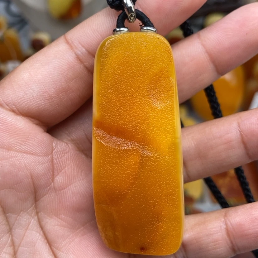 【闪购商品】琥珀颈饰未镶嵌
