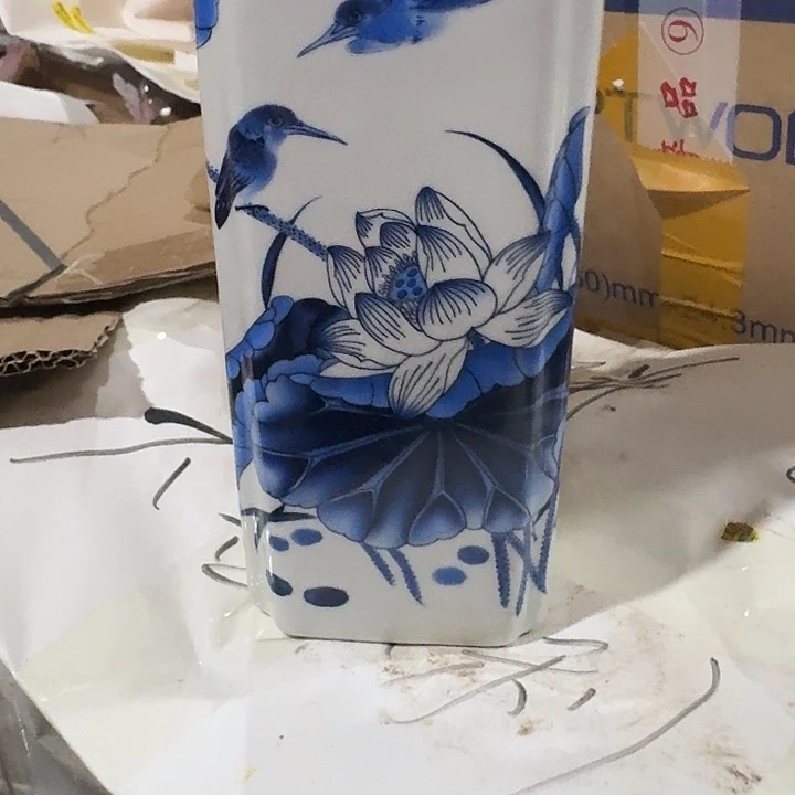 摆件陶瓷的表面上看