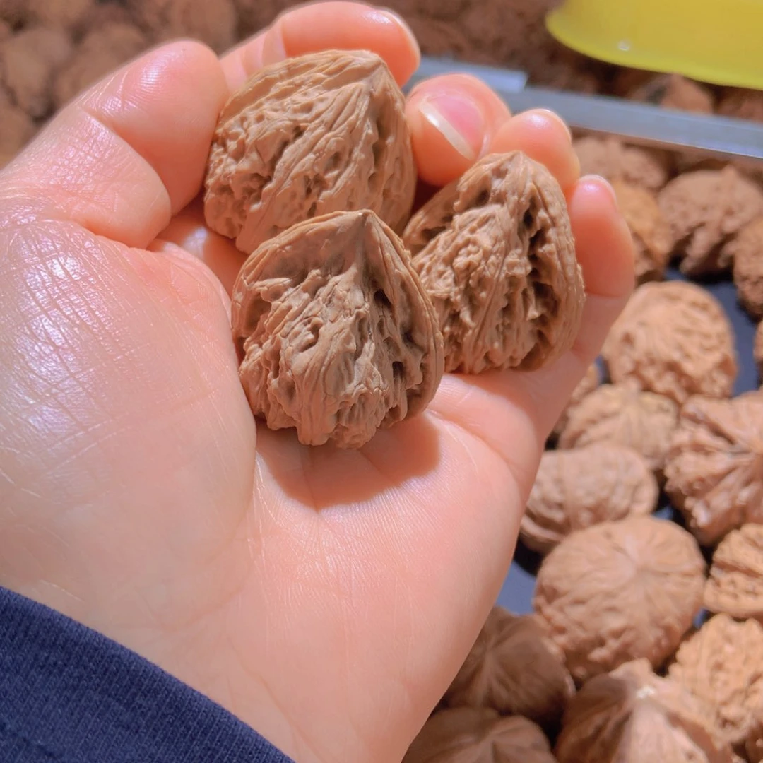 文玩核桃把件福**石文玩核桃