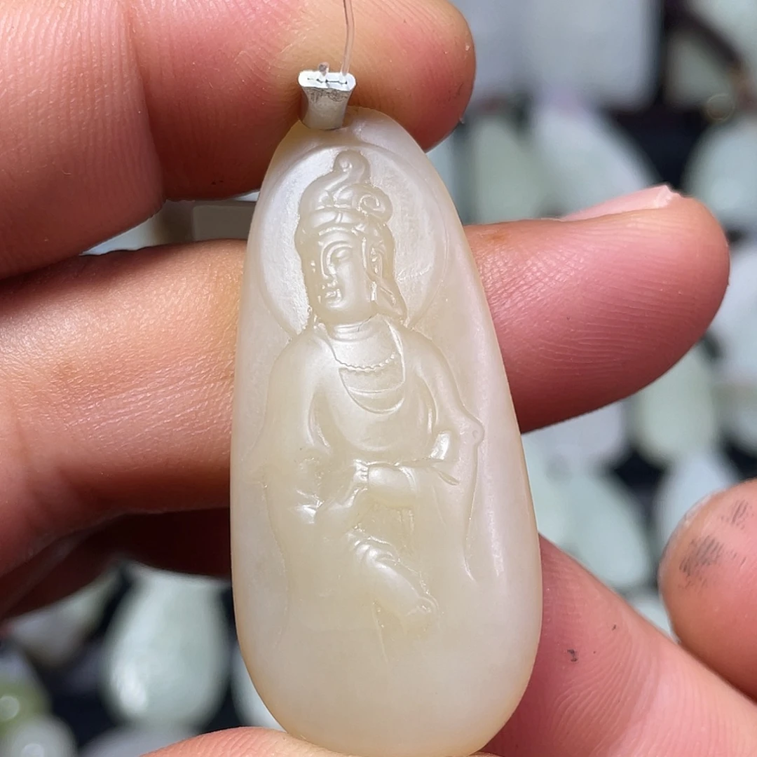 颈饰未镶嵌和田玉吊坠