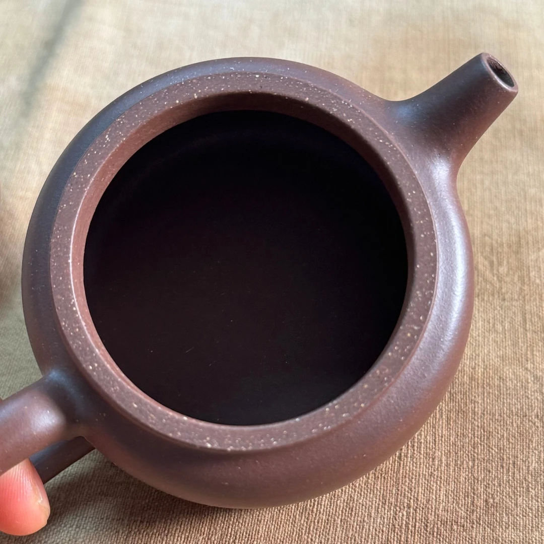 德钟，大约140毫升，老紫泥，半手工制作，工作室作品。