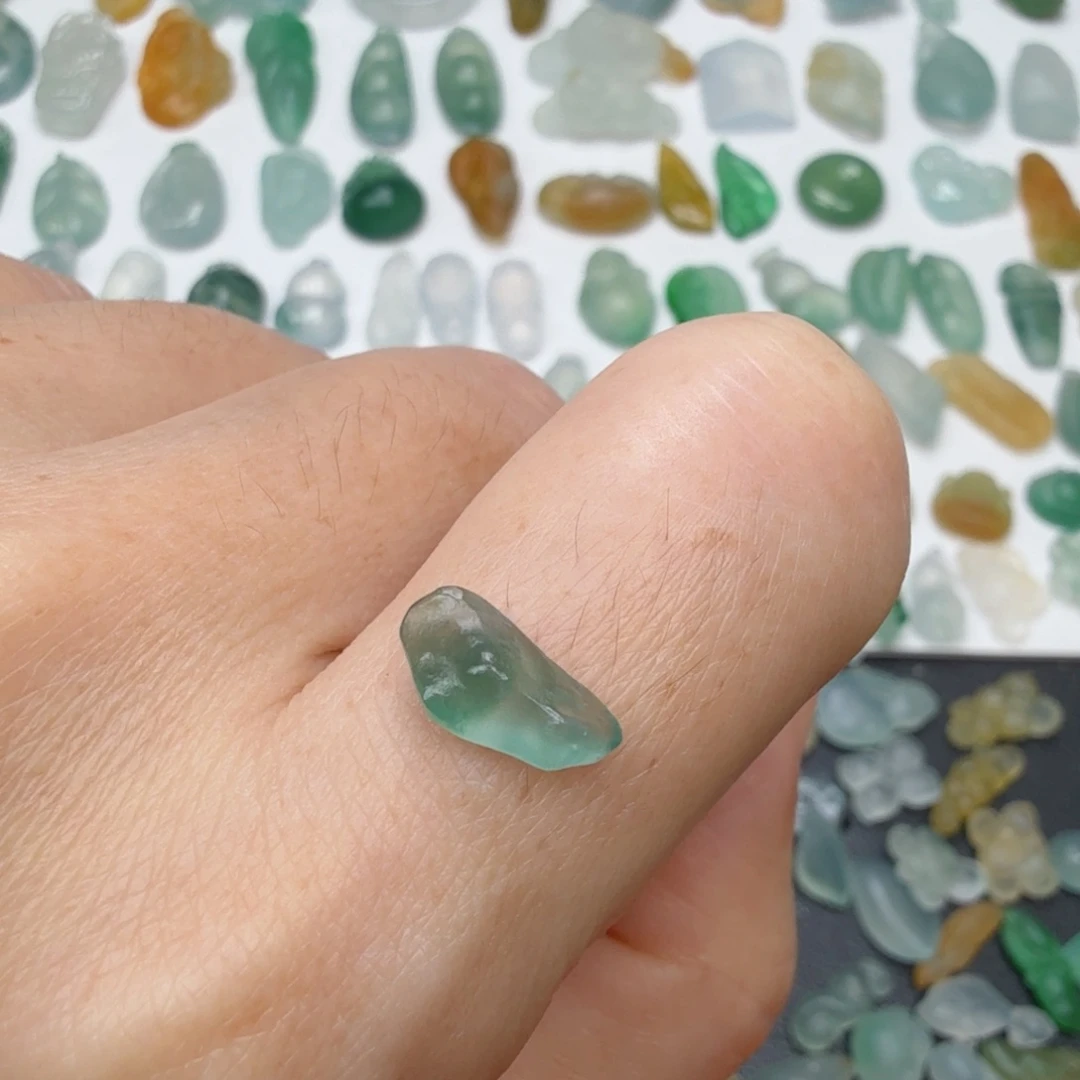 定制翡翠未镶嵌小山