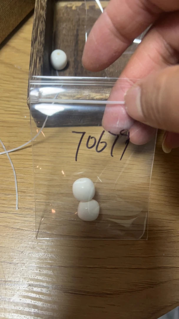 70679猛犸牙老行瑕疵对珠配饰