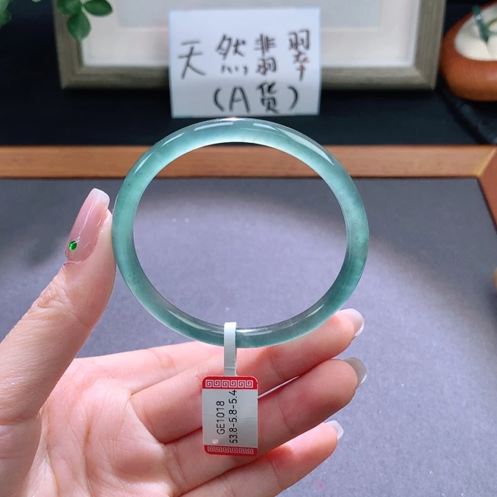翡翠手镯未镶嵌天然翡翠手镯