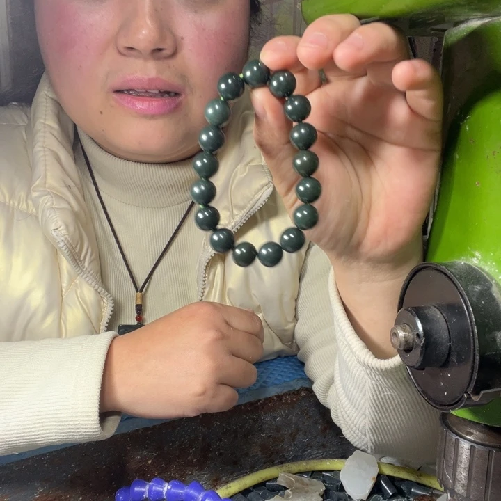 和田玉未镶嵌手串