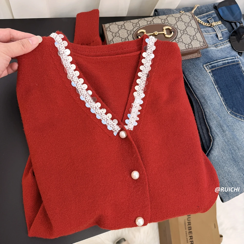 2025秋季慵懒松弛感V领轻奢花边珍珠扣设计高级感针织开衫上衣女
