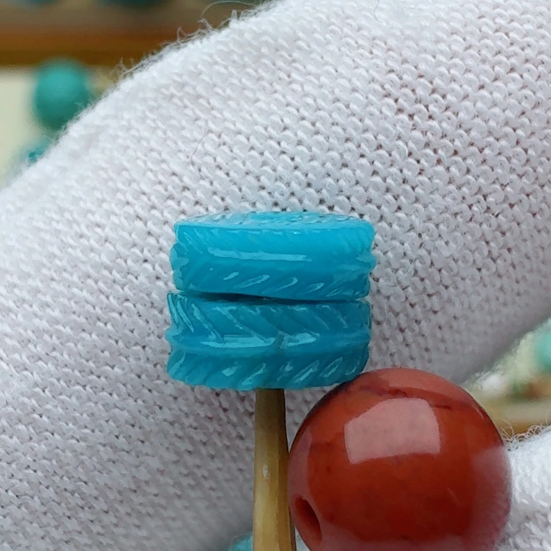 南红玛瑙未镶嵌直切羽毛隔片对珠6.8