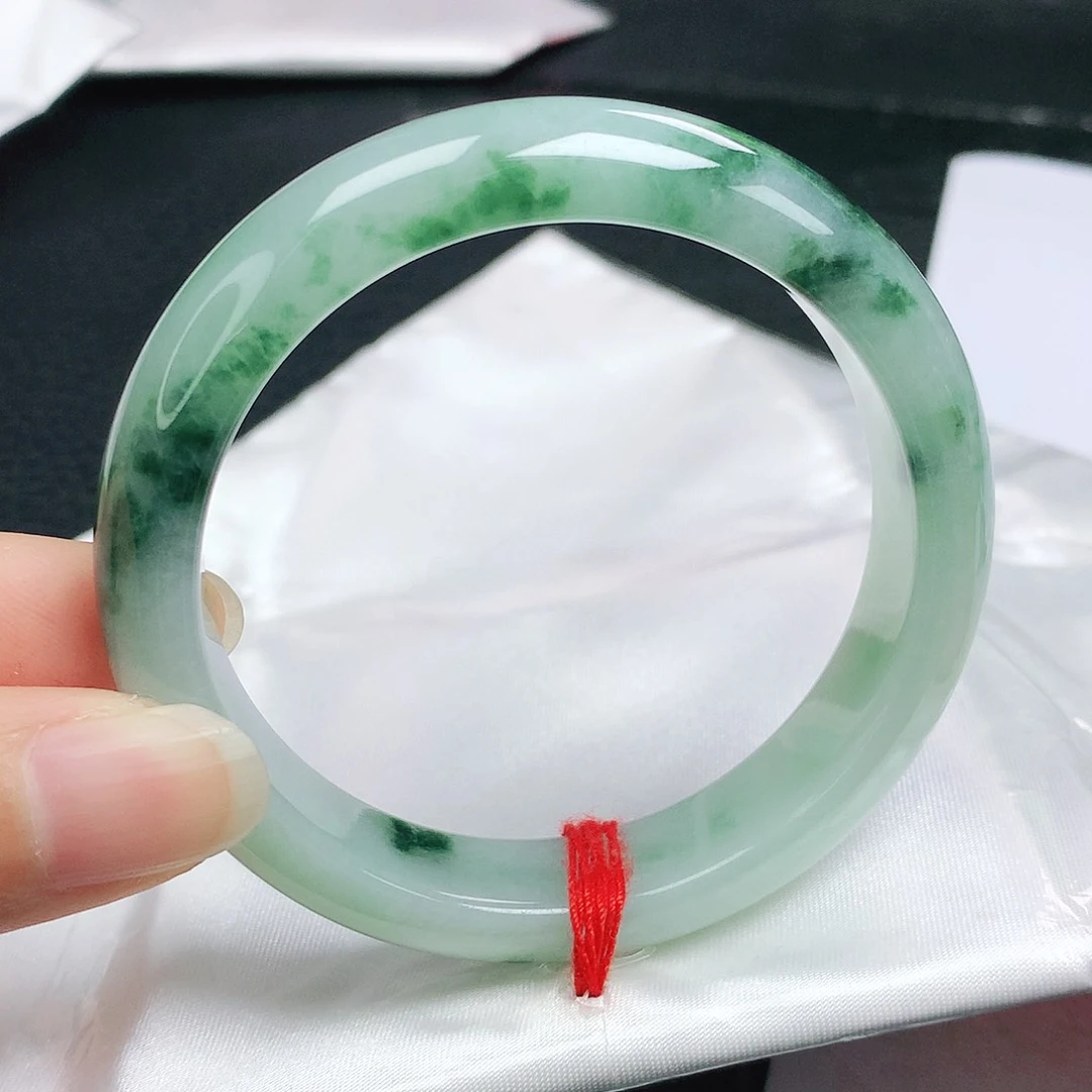 翡翠手镯未镶嵌正