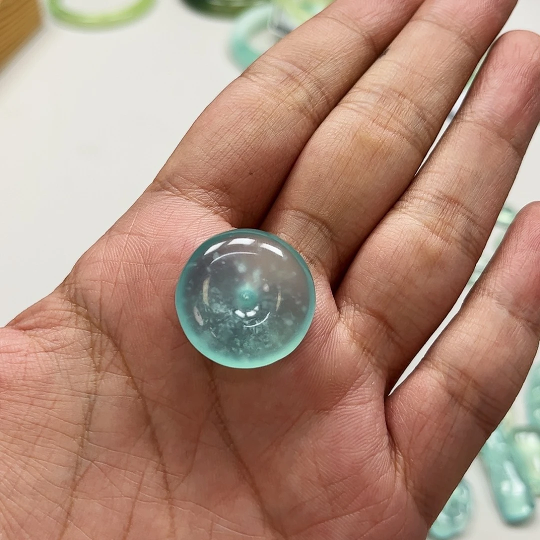未镶嵌蛇纹石玉吊坠