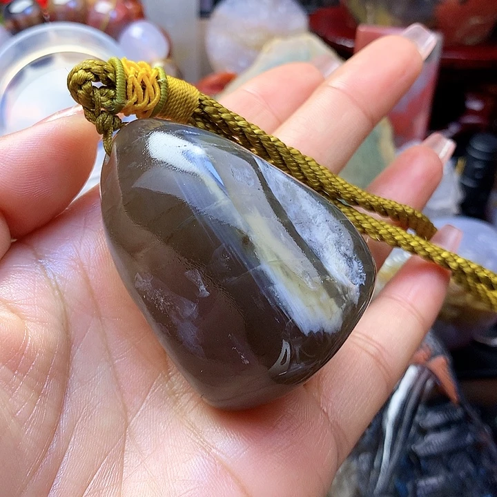 硅化玉未镶嵌吊坠(不含链)原石手把件