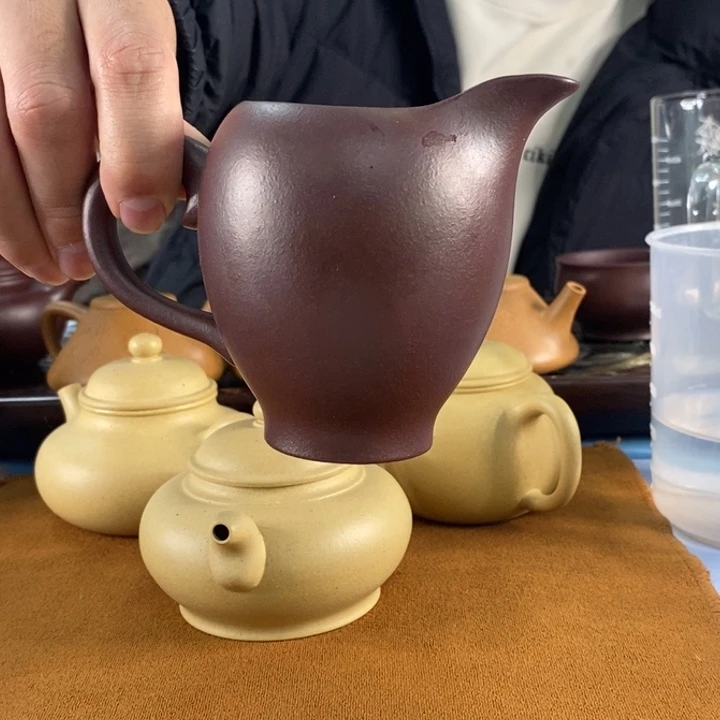 紫砂茶壶享**活石红公道杯200左右的容量