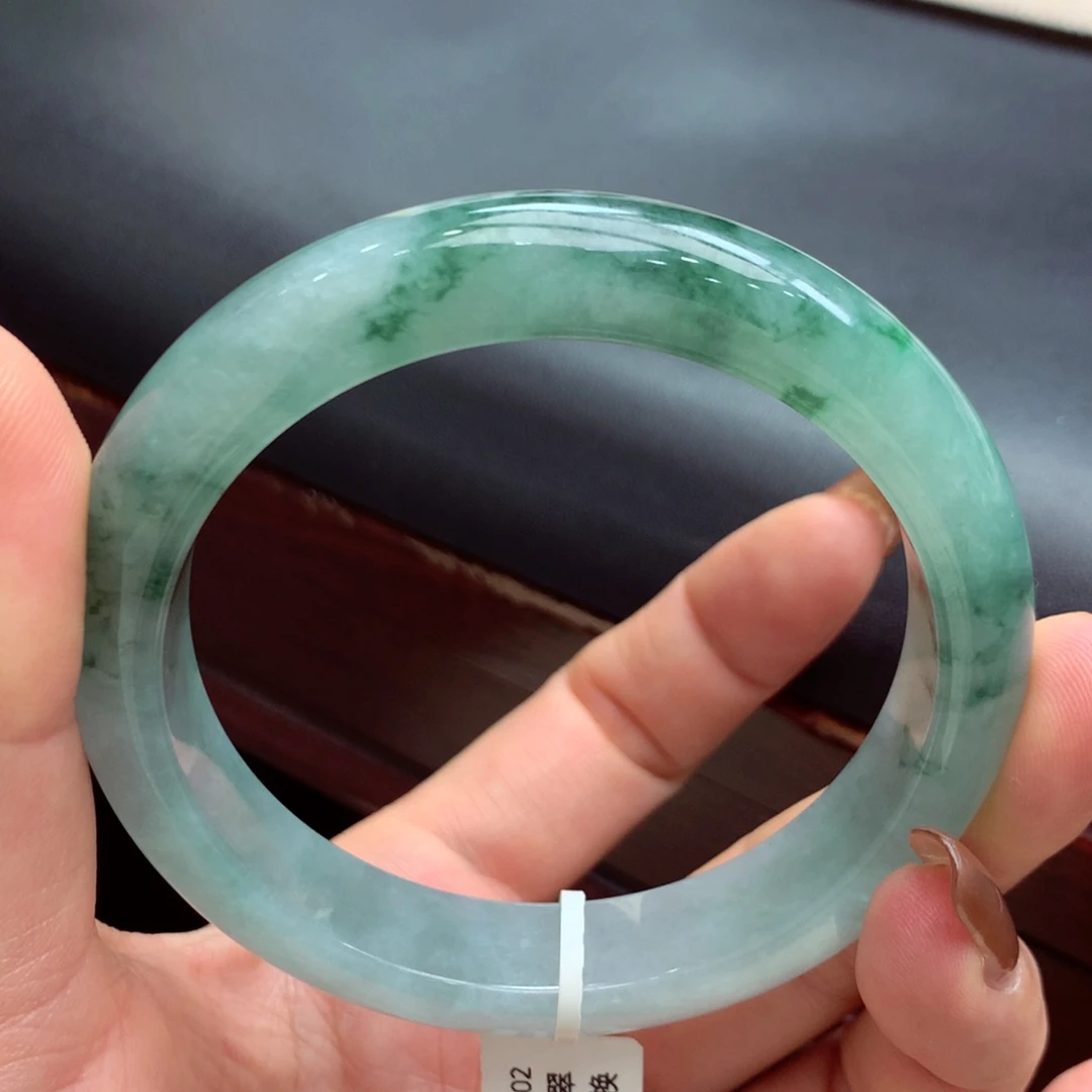 翡翠手镯未镶嵌缅甸翡翠手镯