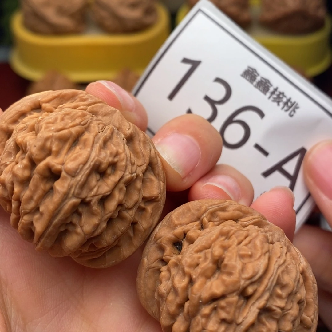 文玩核桃把件汗高楼38……