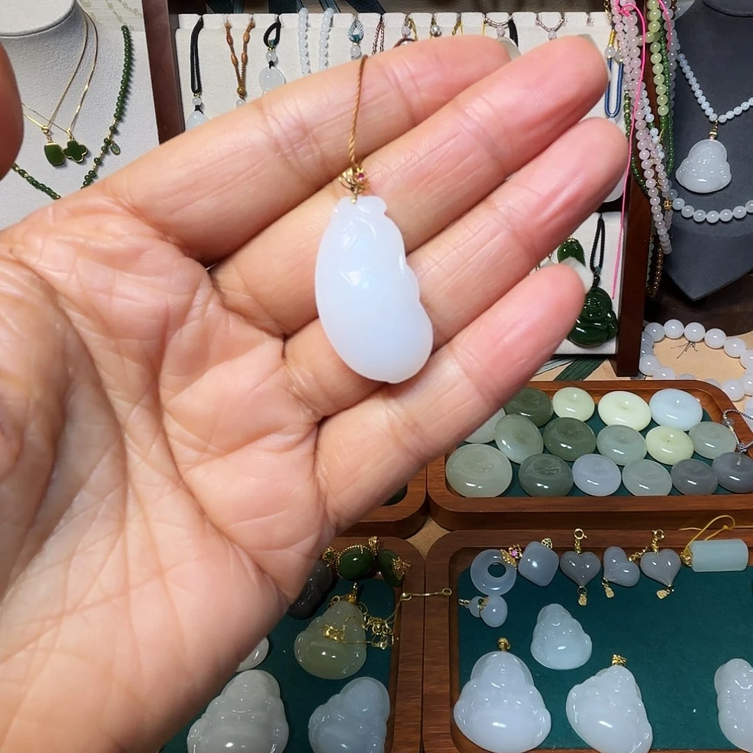 和田玉未镶嵌颈饰