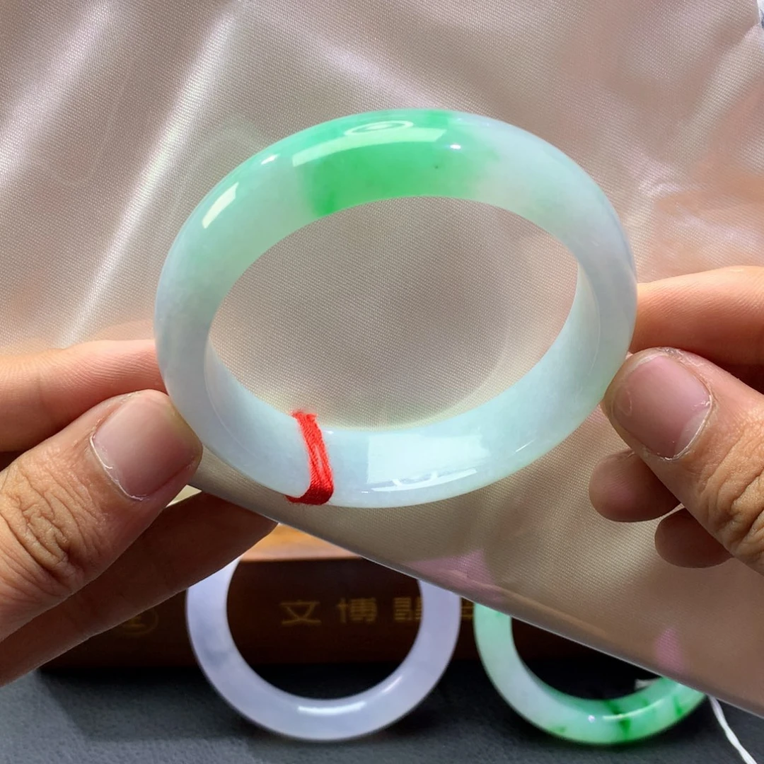 未镶嵌手镯翡翠轮胎