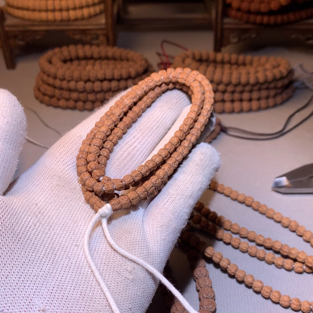 无***毛吊坠金刚菩提龙切佛手6mm