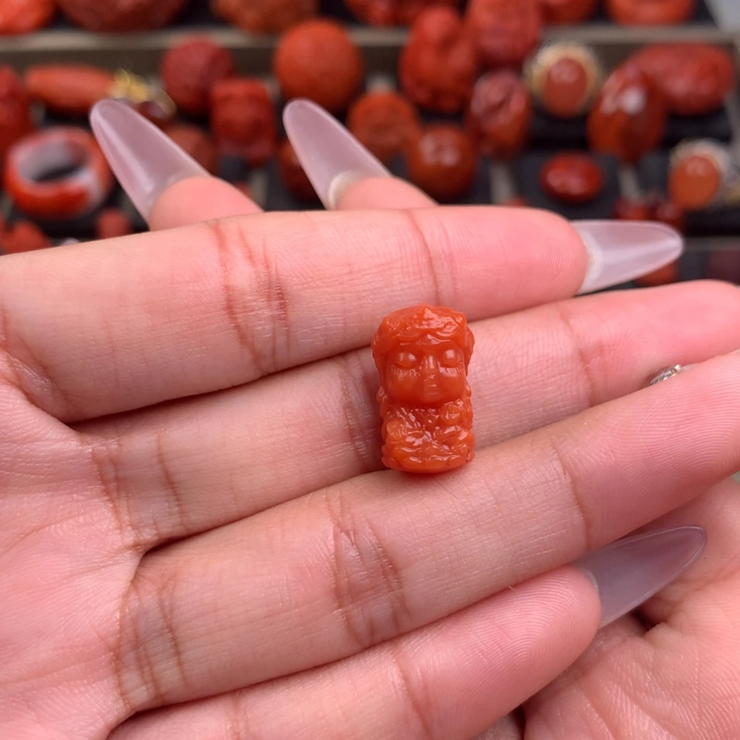 南红玛瑙精工雕刻度母10+未镶嵌