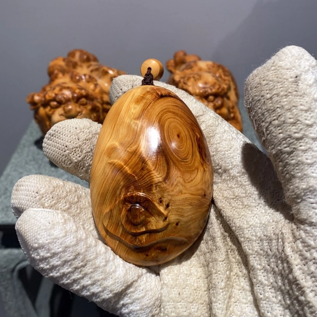 雅***怡柏木（崖柏）随型手把件