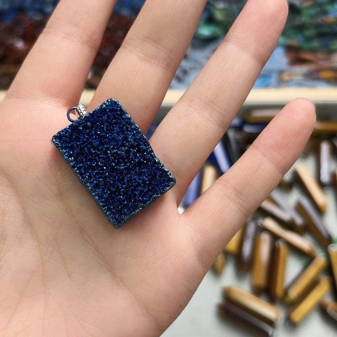 玛瑙/玉髓未镶嵌珠宝半成品22×30蓝晶牙吊坠一颗