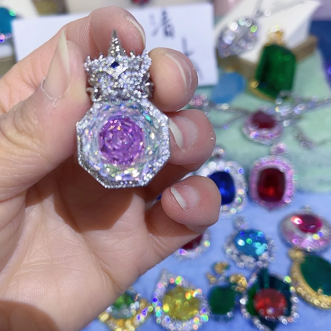 花岗石钨金璀璨夺目