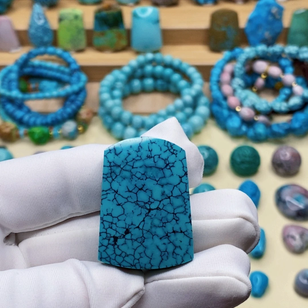 绿松石未镶嵌珠宝奇石