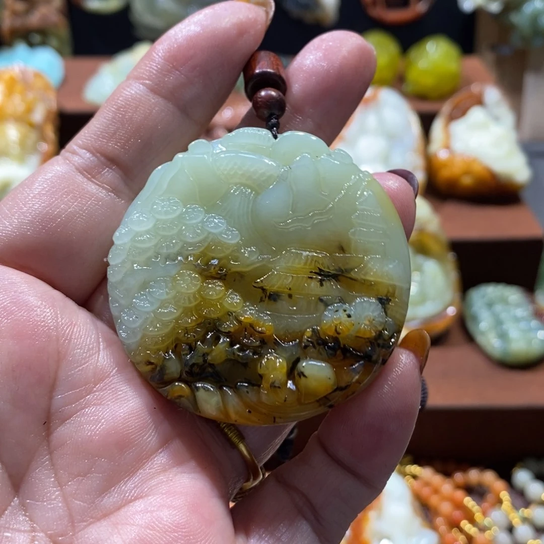 蛇纹石玉颈饰未镶嵌