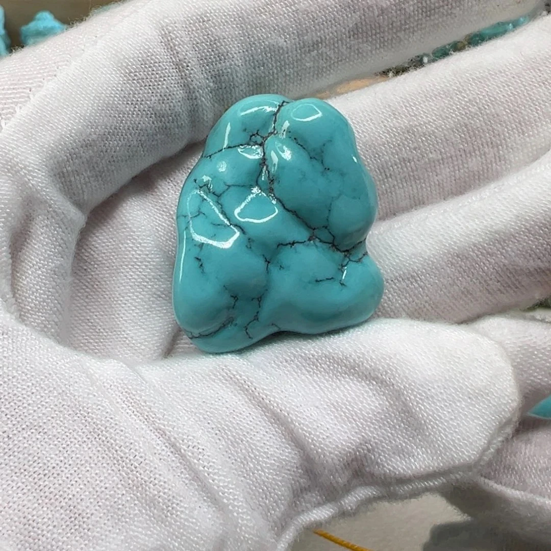 湖北十堰高瓷绿松石随形挂坠、吊坠、锁骨