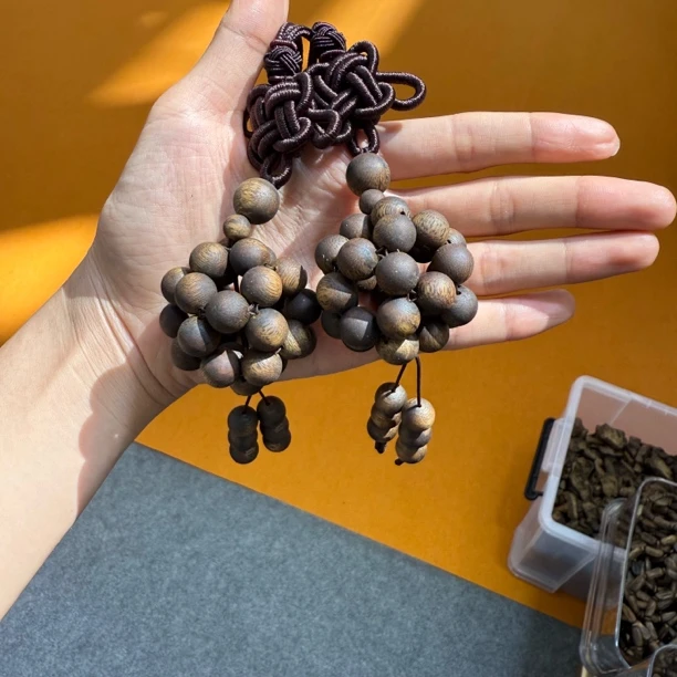 沉香古树奇楠灯笼圆珠车挂吊坠沉香棋楠多样性发一条