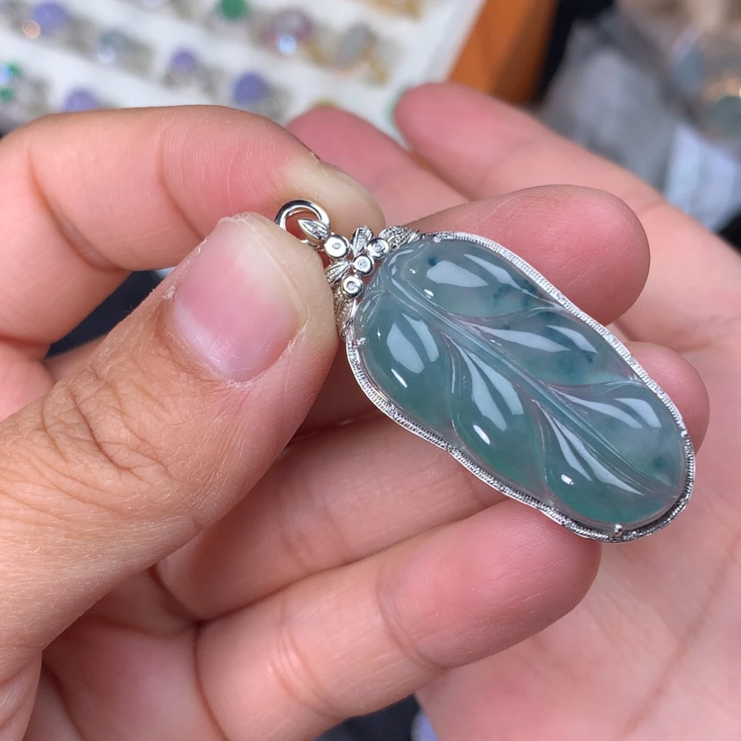 翡翠吊坠(不含链)18K金镶嵌