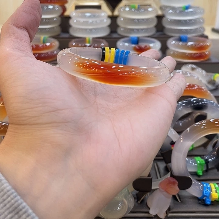 玛瑙/玉髓未镶嵌手镯