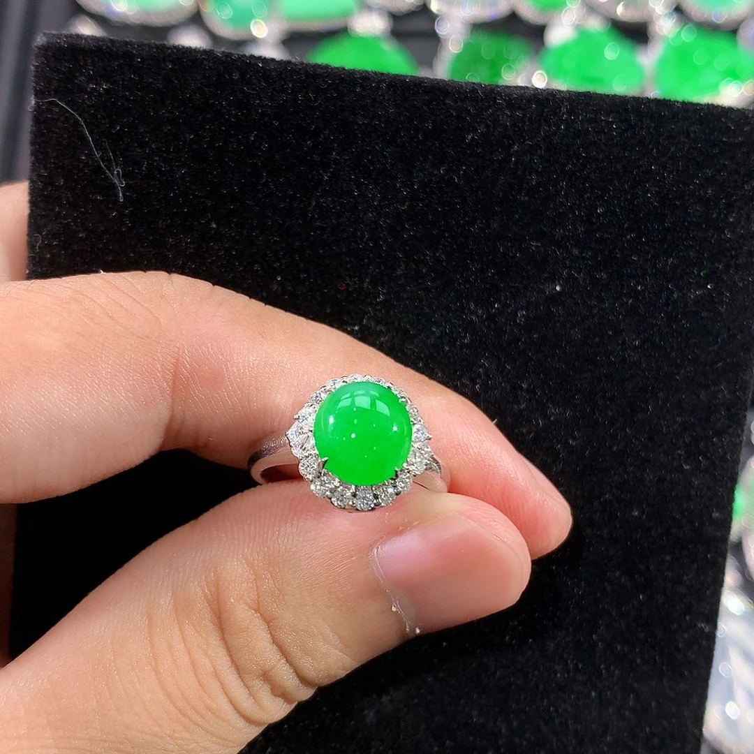 翡翠18K金镶嵌戒指