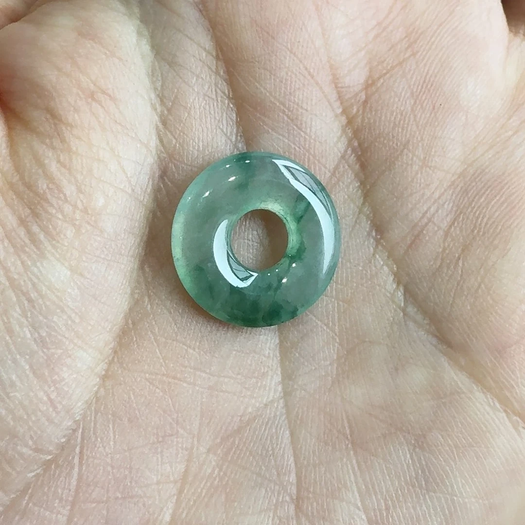 翡翠颈饰未镶嵌墨**唧甜甜圈