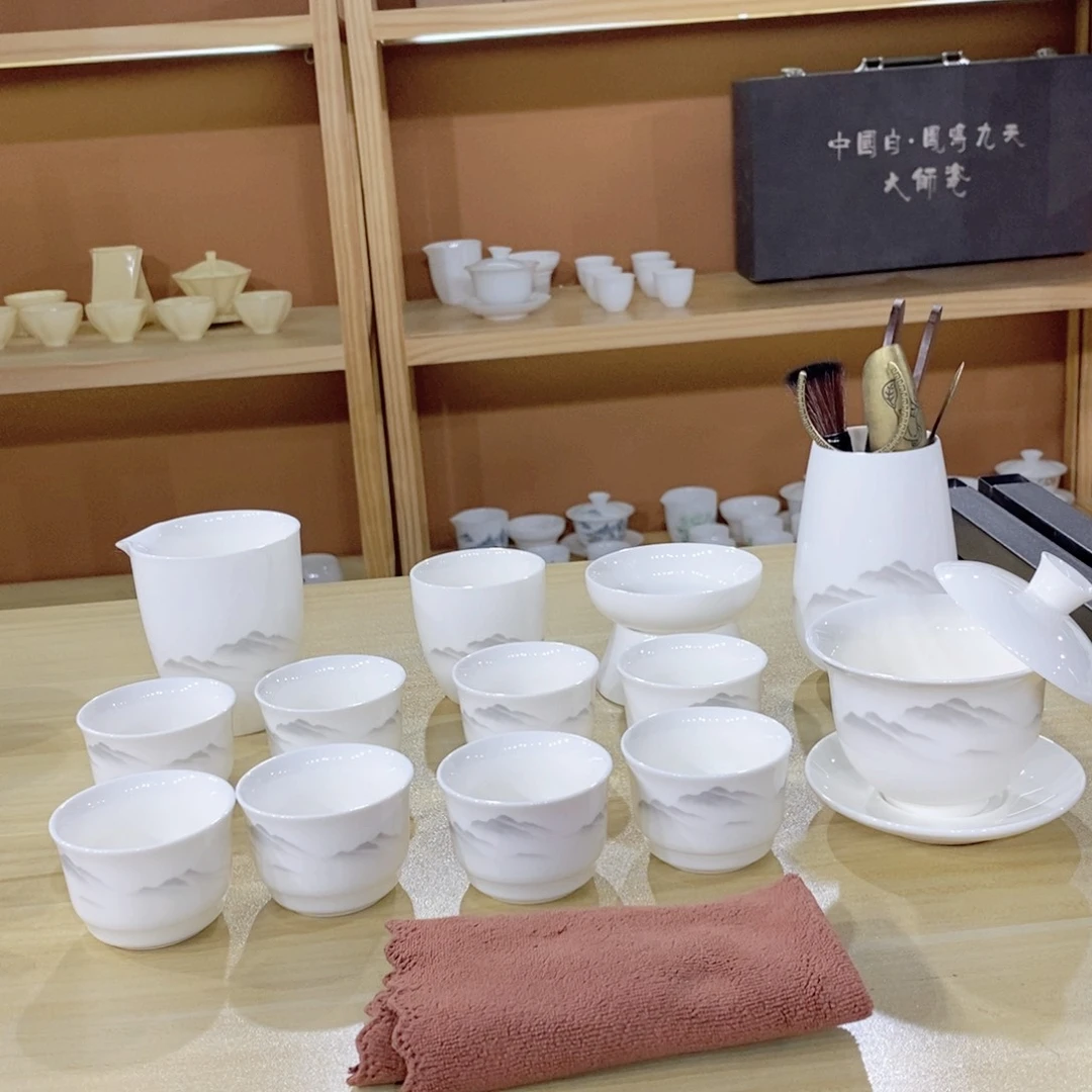 瓷片水墨江山羊脂玉套装