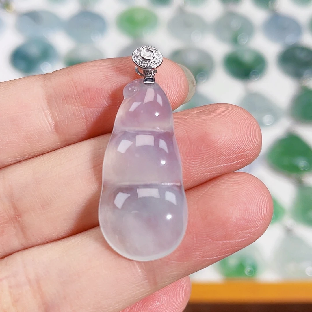 颈饰18K金镶嵌翡翠吊坠