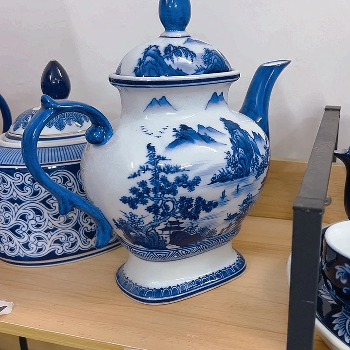 摆件青花瓷手工手绘高温釉下彩家居摆件茶水壶