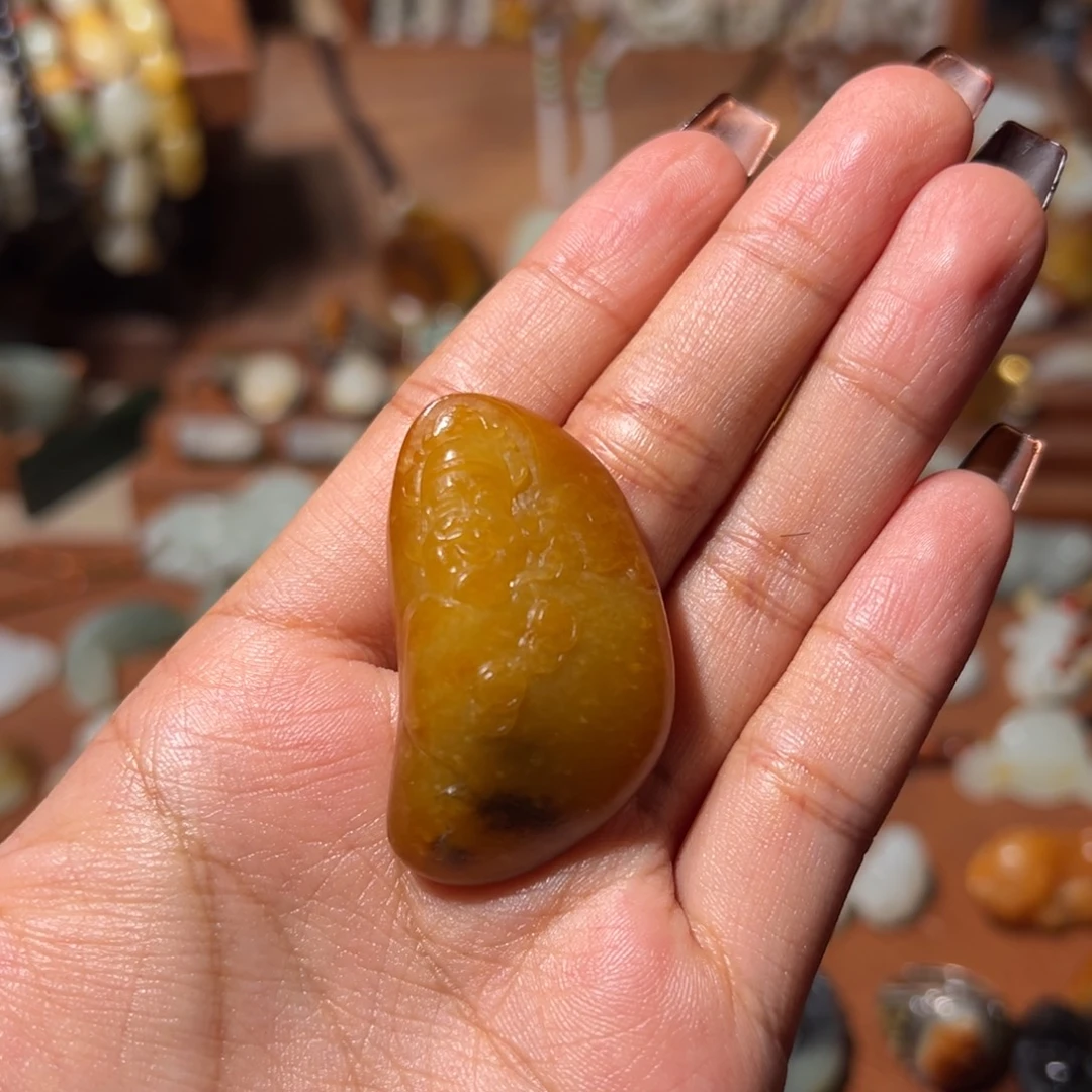 新***度和田玉未镶嵌颈饰