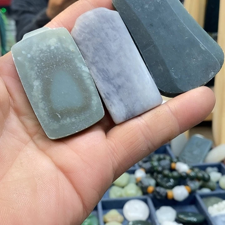 ****和田玉（糖玉）未镶嵌颈饰