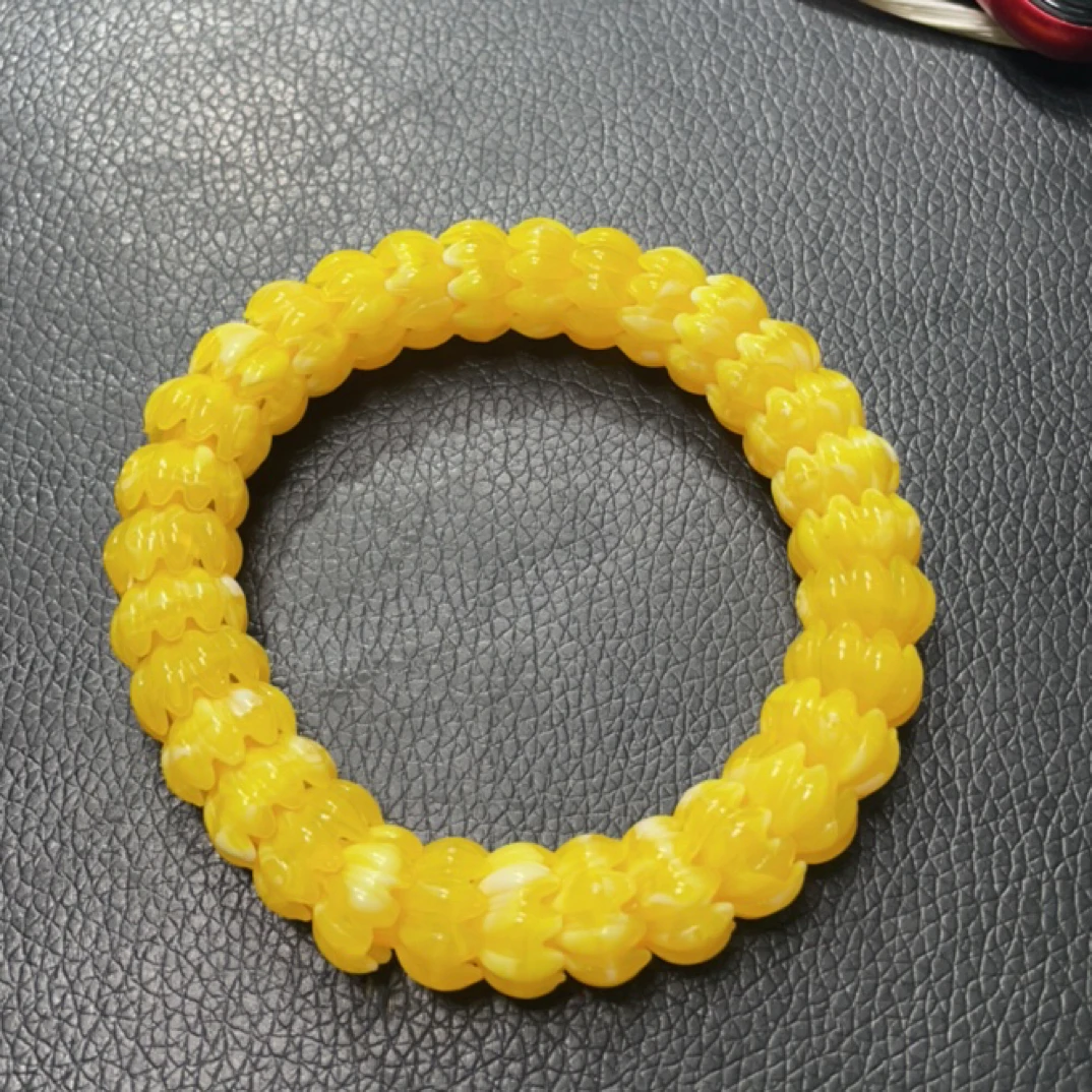 884  卡14白花菠萝雕手串