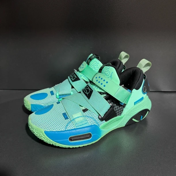 95新 LI-NING/李宁 43码/全城9 荧光翠绿 低帮篮球鞋