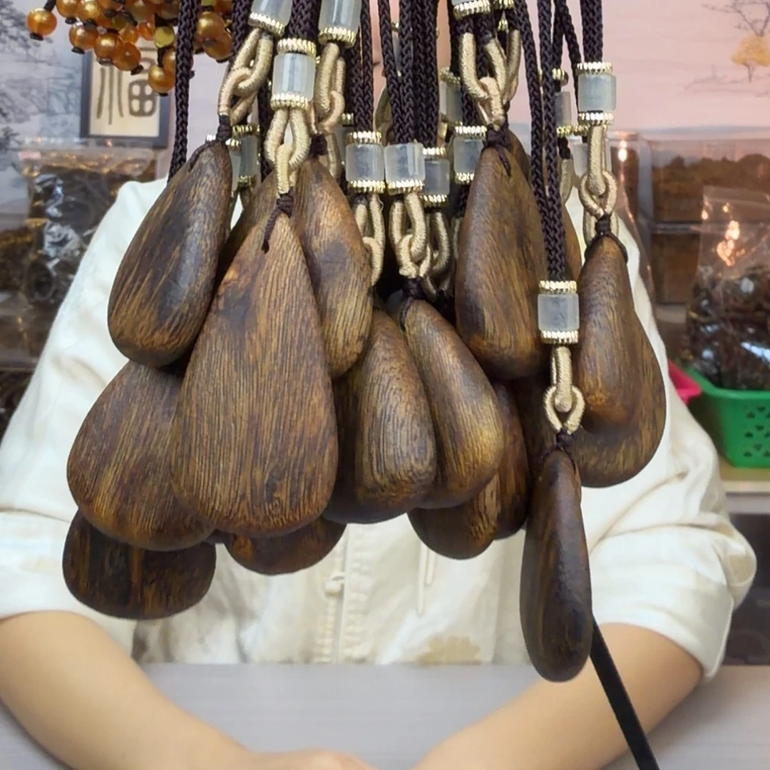 吊坠沉香海南料老白奇金丝红油天然留疤水滴吊坠多样性发其一