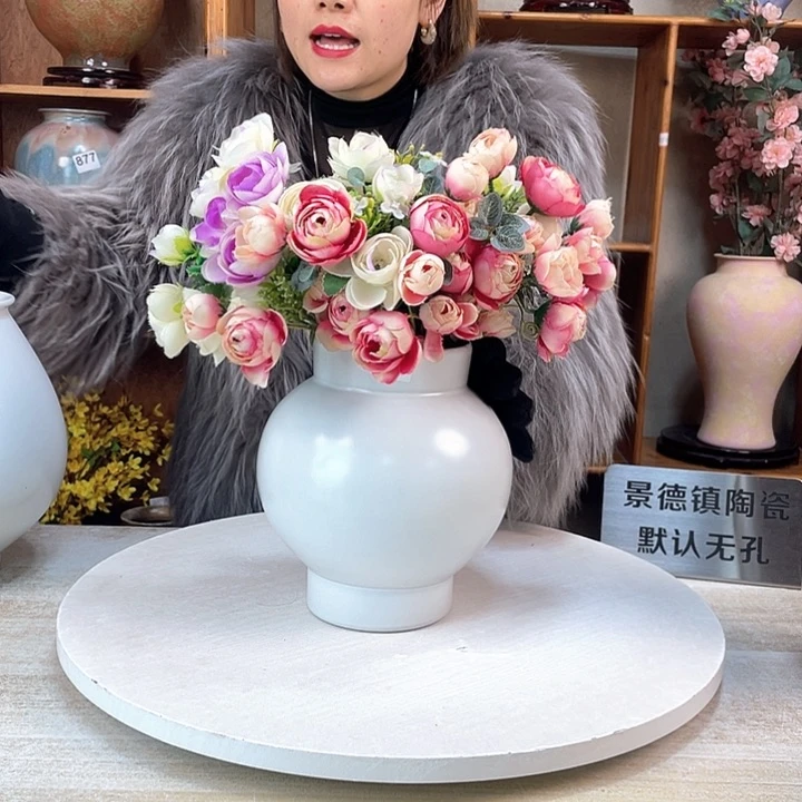 摆件人**琴022 景德镇陶瓷艺术精品