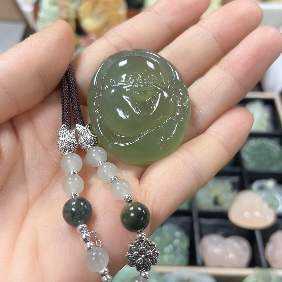 蛇纹石玉颈饰未镶嵌